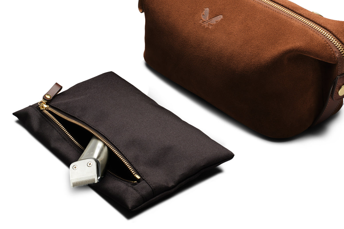 the removable wet compartment of the bennett winch dopp kit
