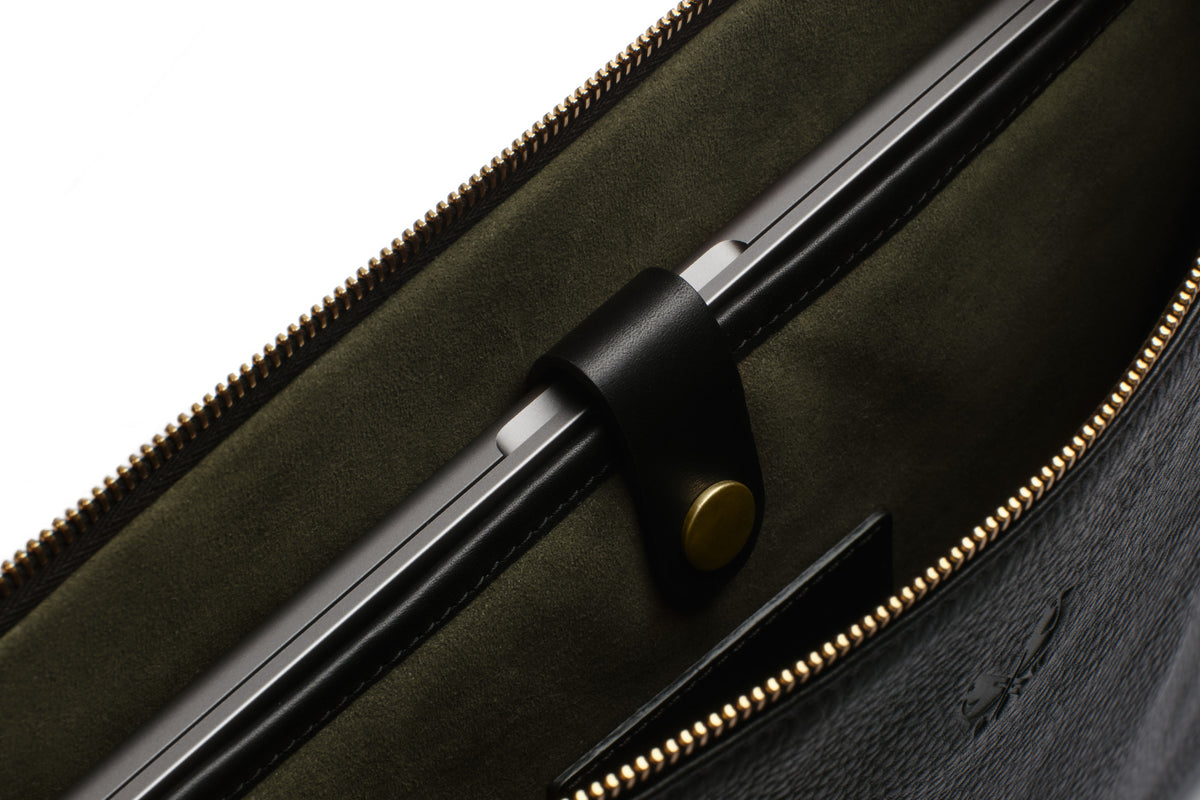 Flight Folio XL - Black Leather