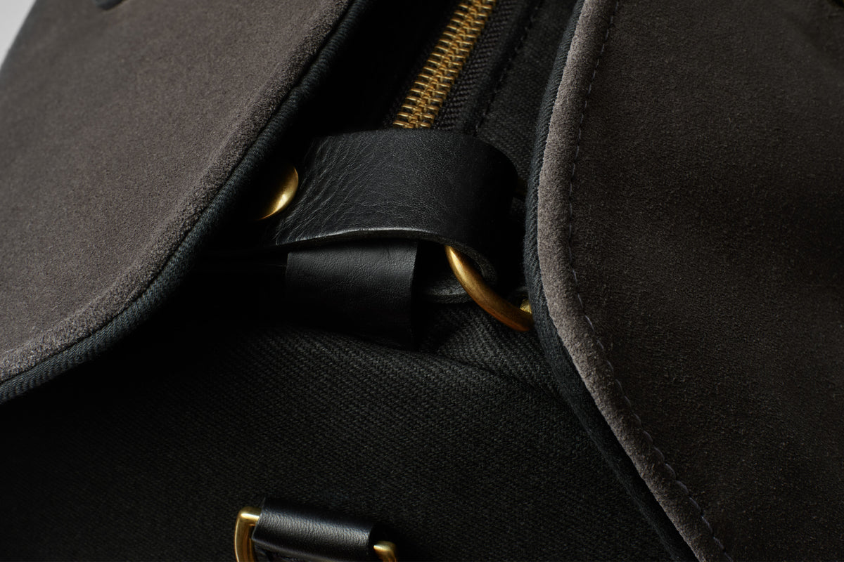 suit carrier holdall bag closure