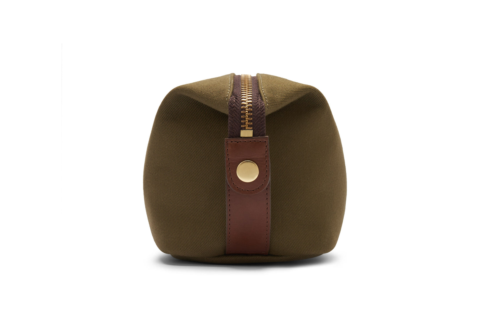 quality hardware on luxury wash bag