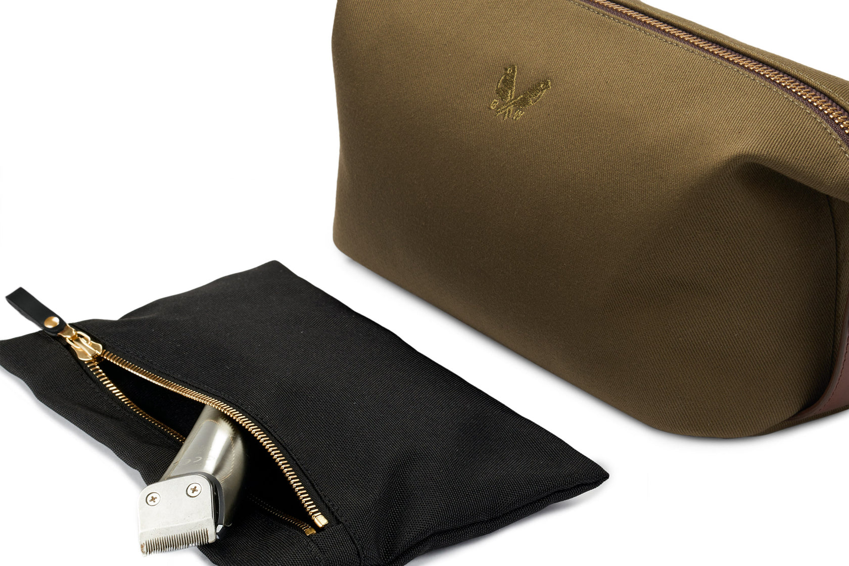 the removable wet compartment of the bennett winch toiletry bag