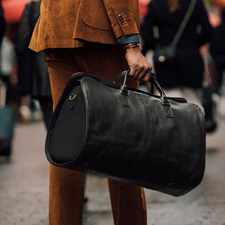 Black Leather Suit Carrier Holdall  Black Garment Duffel Bag – Bennett  Winch